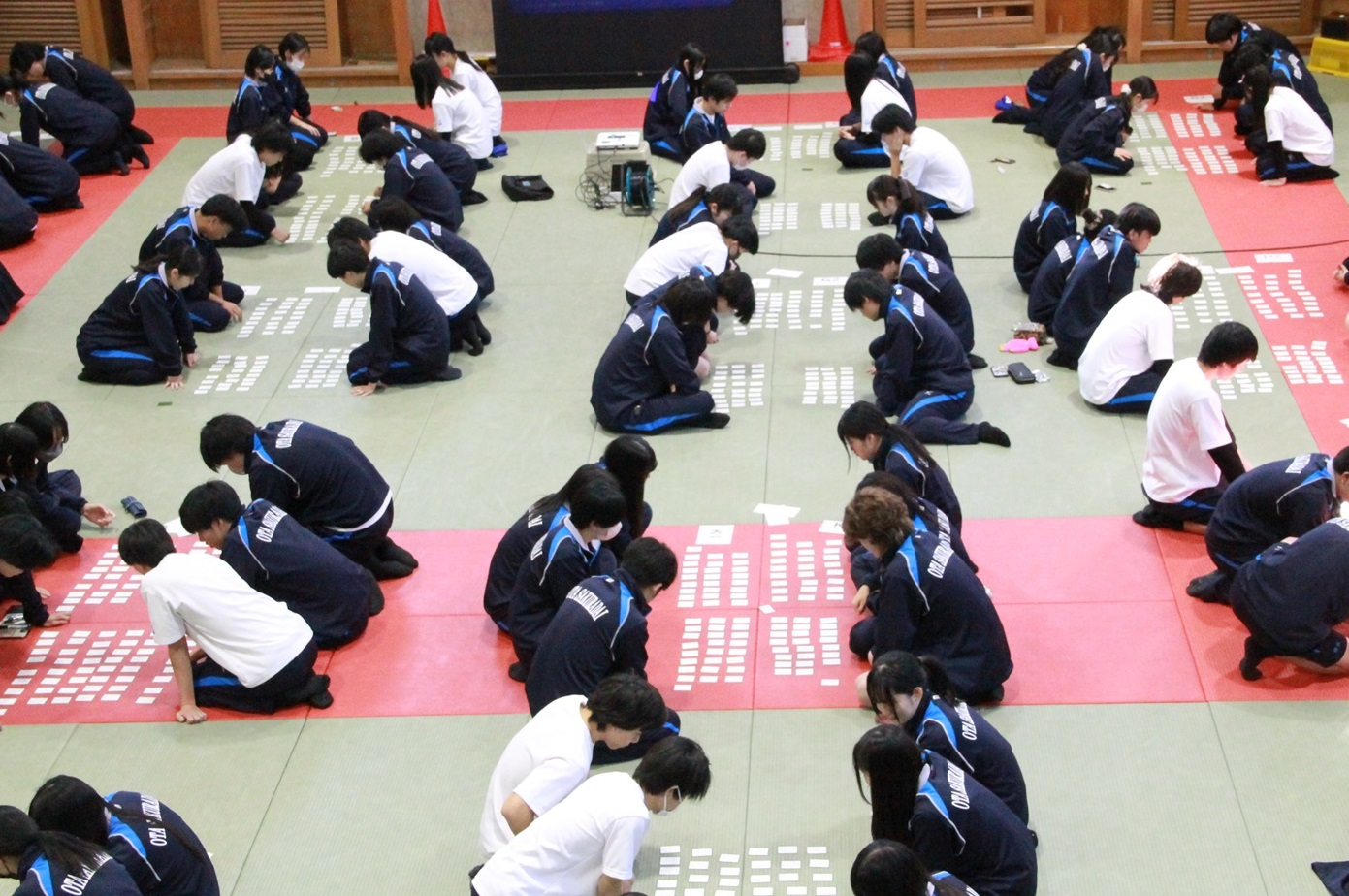 百人一首大会（パンフレット用）IMG_1095 - コピー.JPG